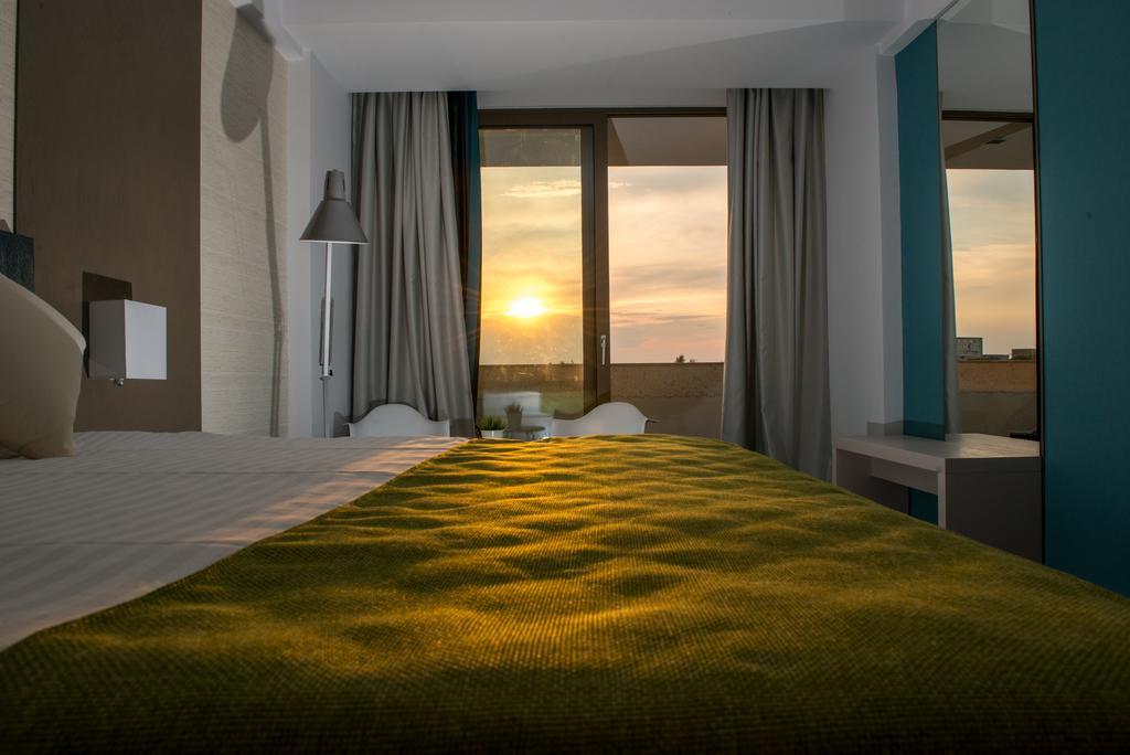 Hotel On Plonge Junior ママイア エクステリア 写真