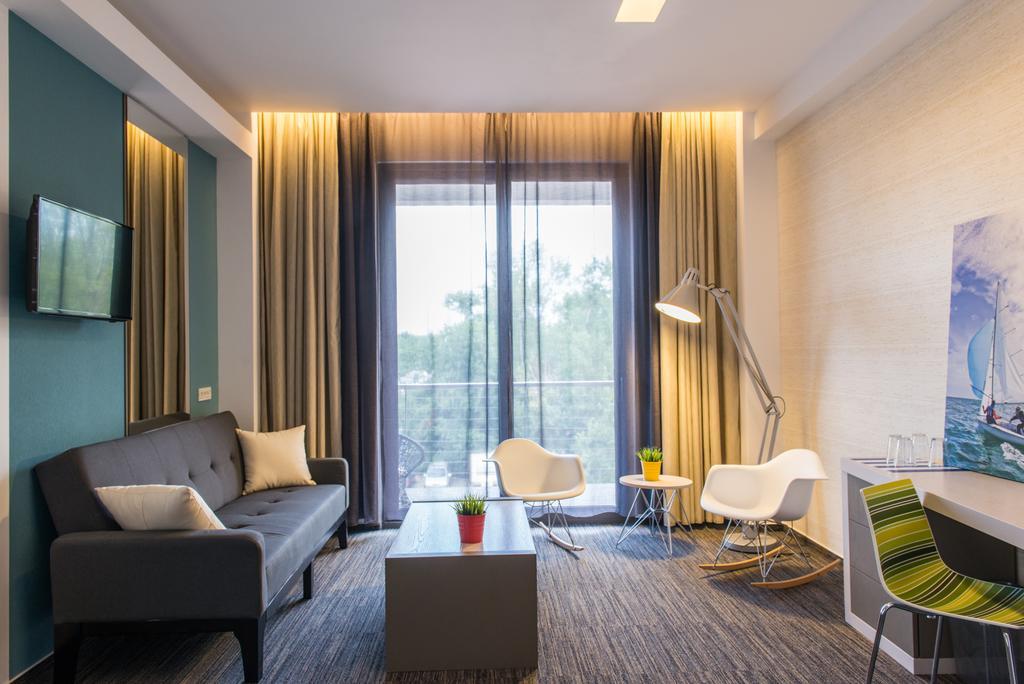 Hotel On Plonge Junior ママイア エクステリア 写真