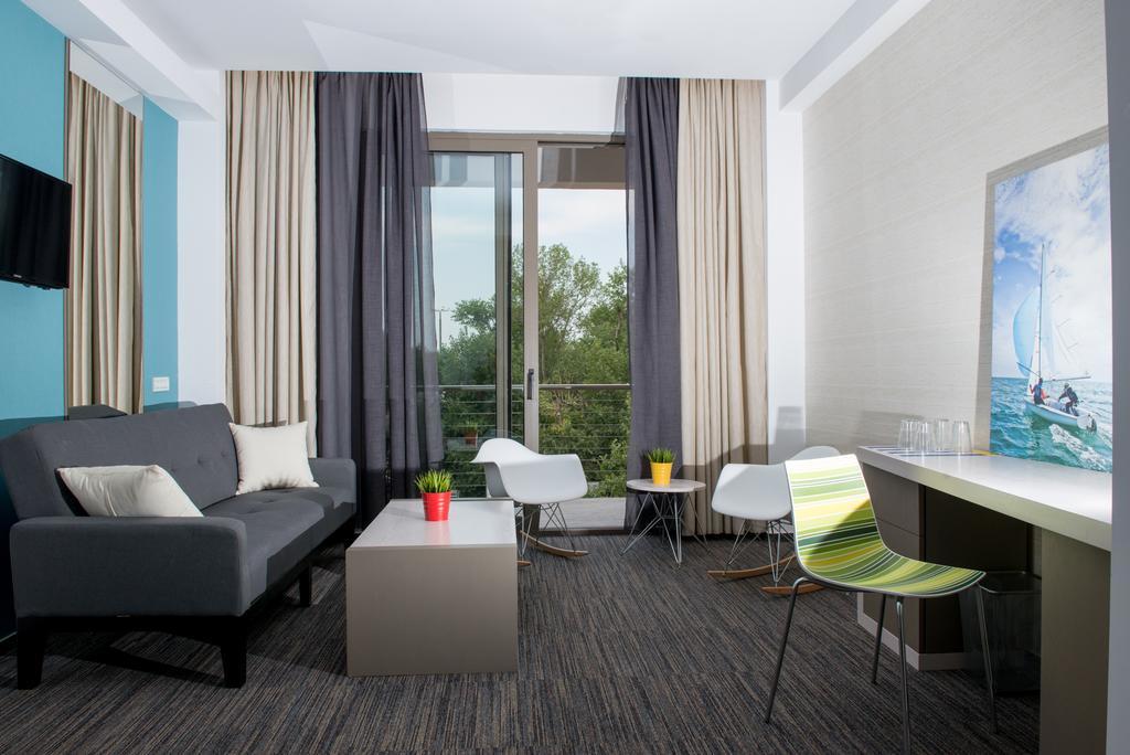 Hotel On Plonge Junior ママイア エクステリア 写真