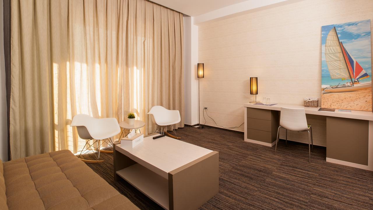 Hotel On Plonge Junior ママイア エクステリア 写真